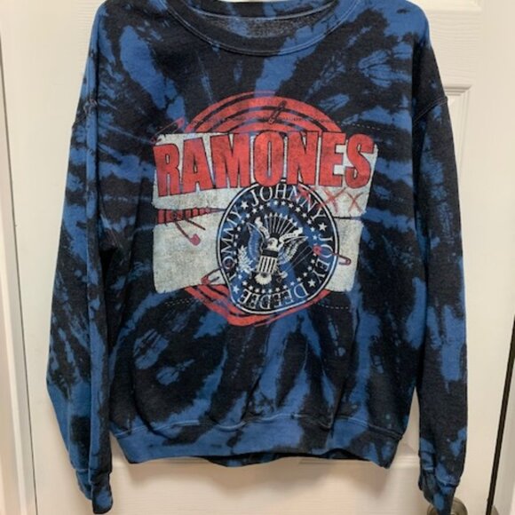 RAMONES BAND SWEATSHIRT - Picture 1 of 4